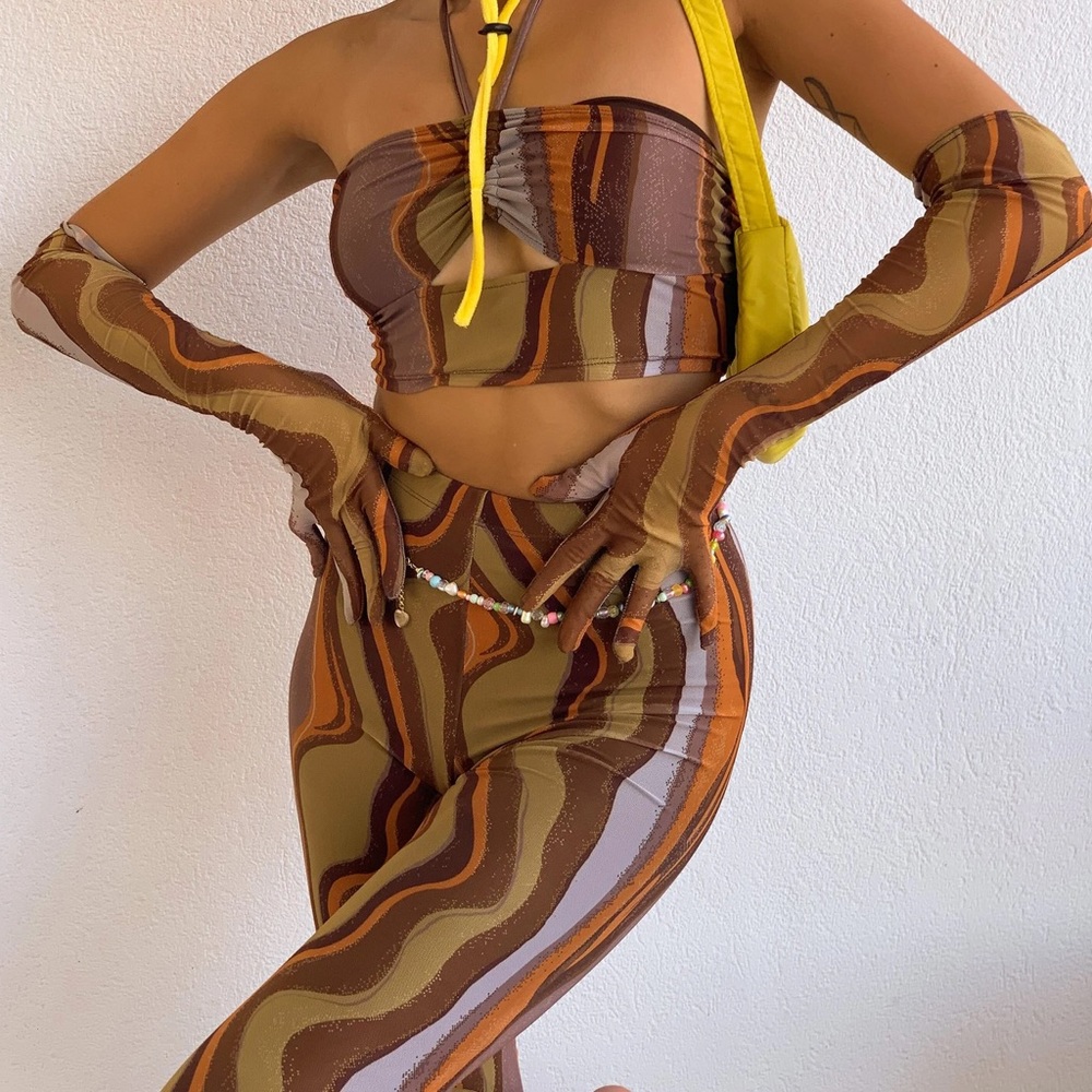 “MOTEL X IRIS” outfit set